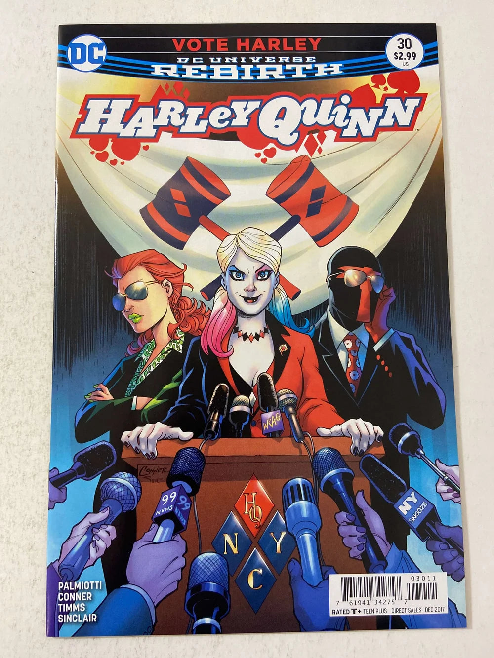 HARLEY QUINN #30 Vol 3 NM