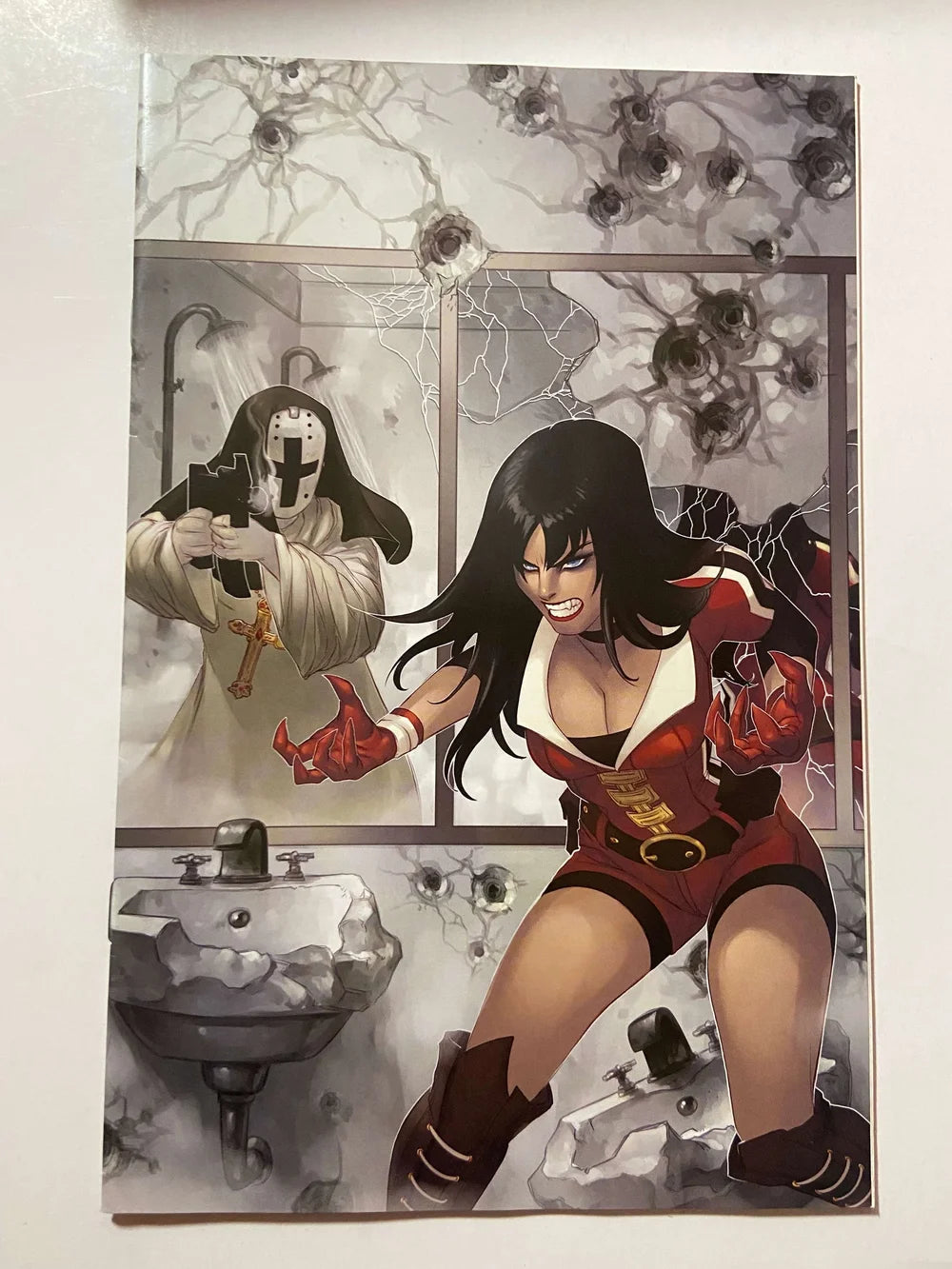 VAMPIRELLA #10 Vol 5 VF/NM Virgin Hetrick  Variant