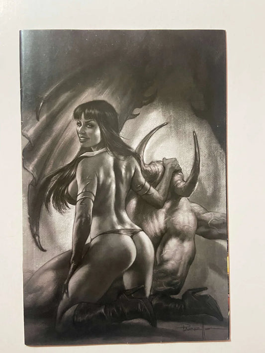 VENGEANCE OF VAMPIRELLA #11 NM- 1:25 B/W Virgin Lucio Parrillo Variant
