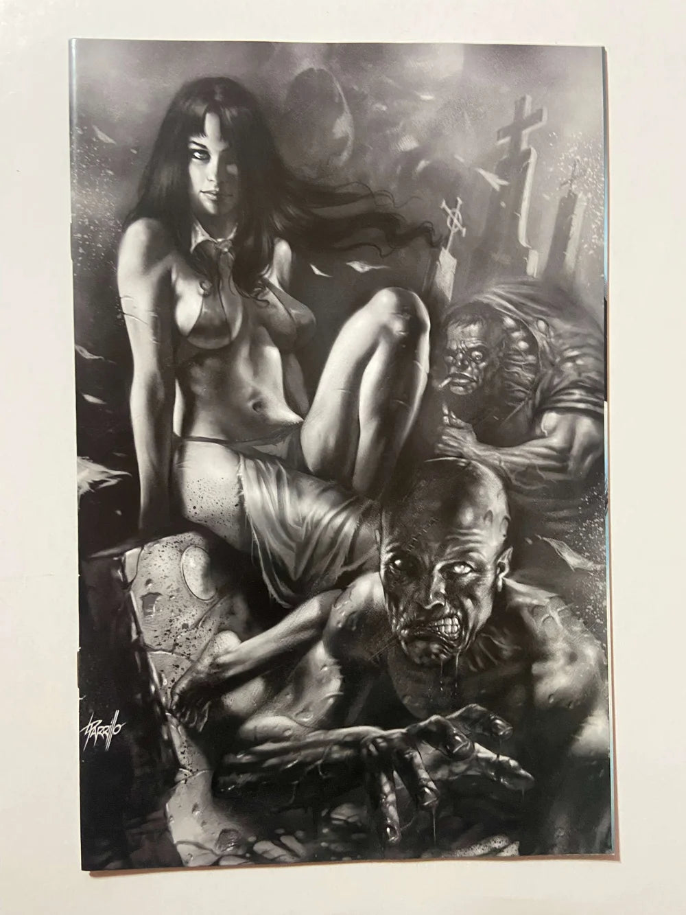 VENGEANCE OF VAMPIRELLA #7  B/W Virgin Lucio Parrillo Variant