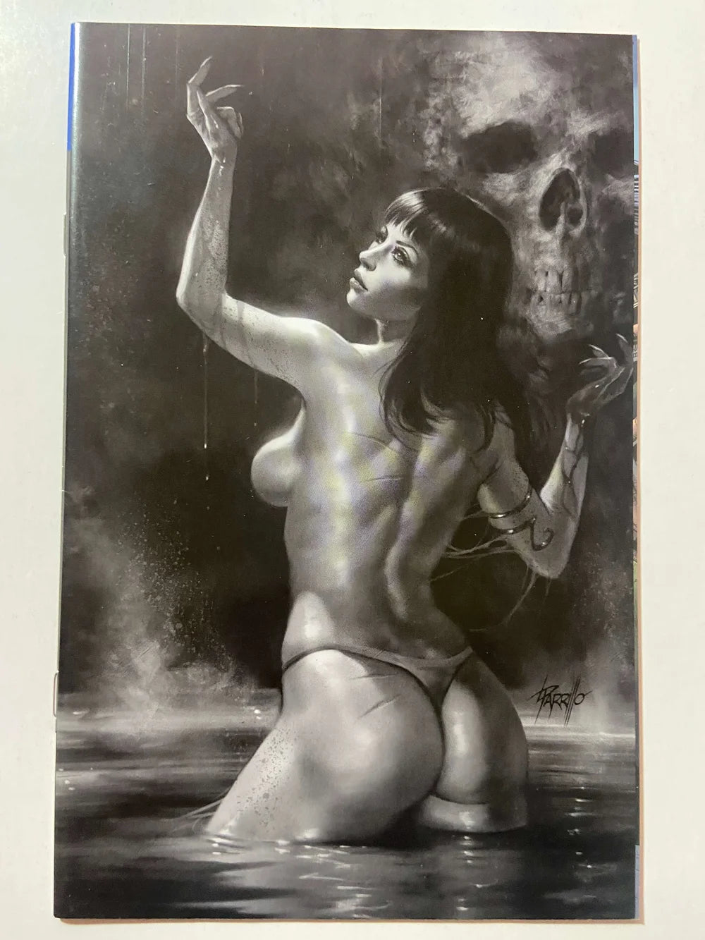 VENGEANCE OF VAMPIRELLA #5 NM- B/W Virgin Lucio Parrillo Variant