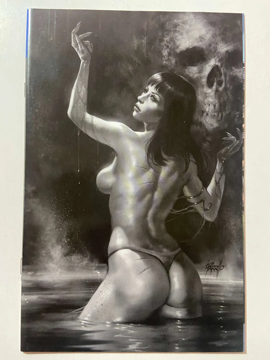VENGEANCE OF VAMPIRELLA #5 NM- B/W Virgin Lucio Parrillo Variant