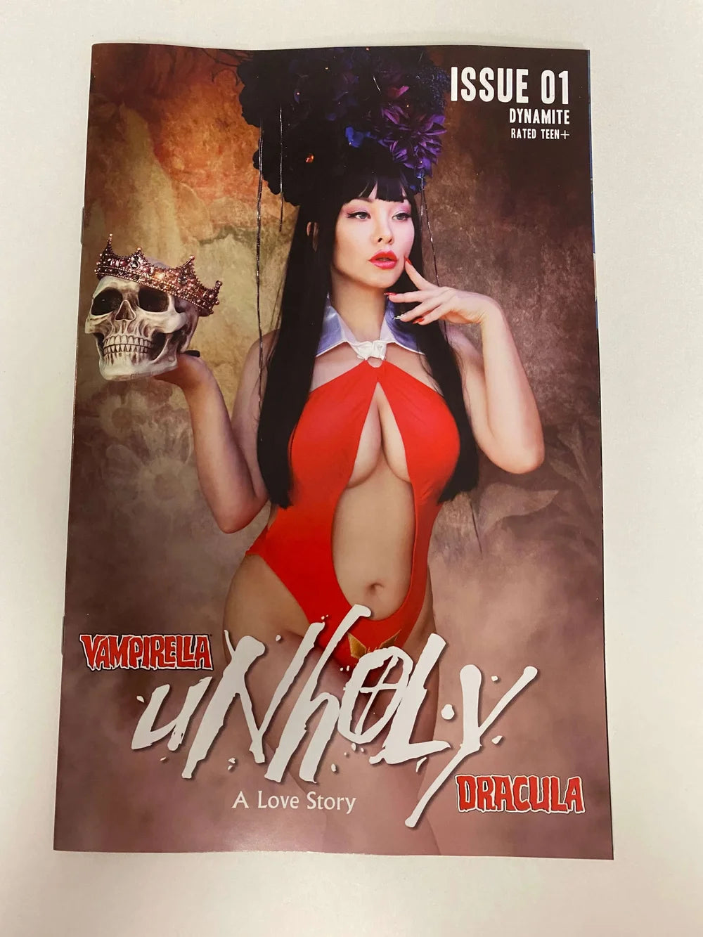 VAMPIRELLA DRACULA UNHOLY #1 NM Cosplay Variant