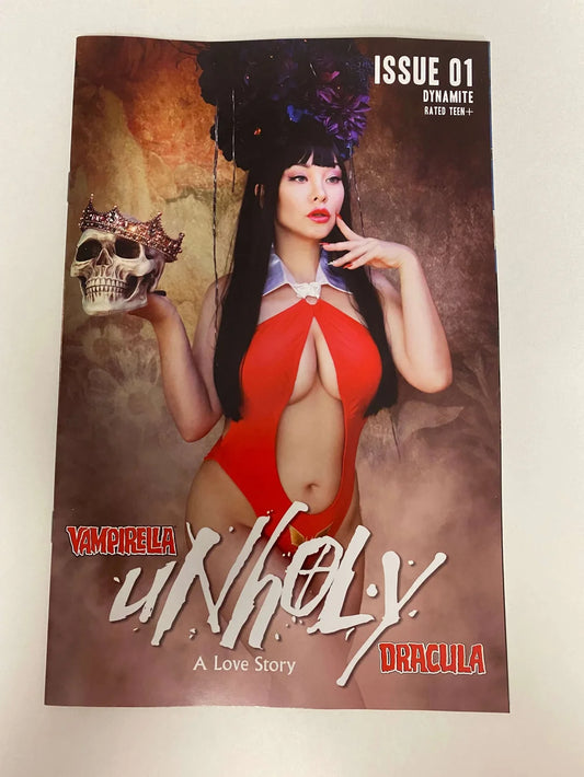 VAMPIRELLA DRACULA UNHOLY #1 NM Cosplay Variant