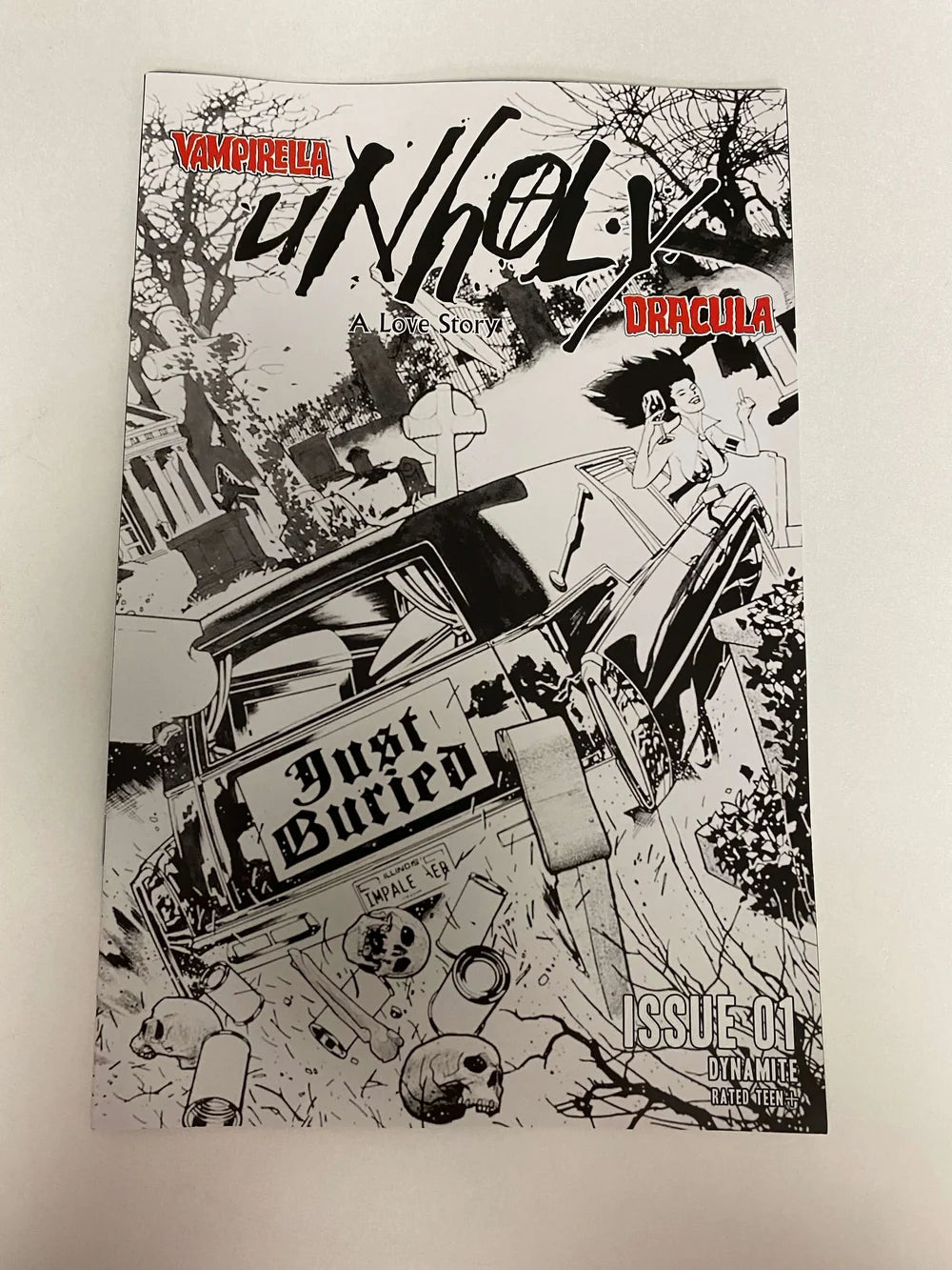 VAMPIRELLA DRACULA UNHOLY #1 NM 1:21 B/W Adam Hughes Variant