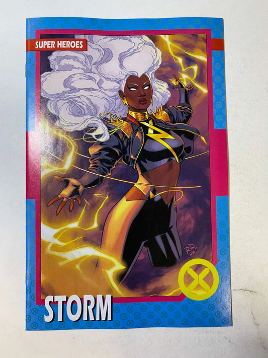 X-MEN #33 Vol 5 NM Dauterman Storm Trading Card Variant
