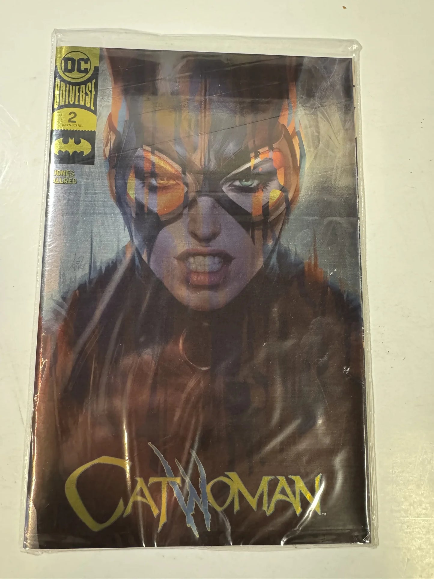 CATWOMAN #2 NM Artgerm Gold Foil Variant