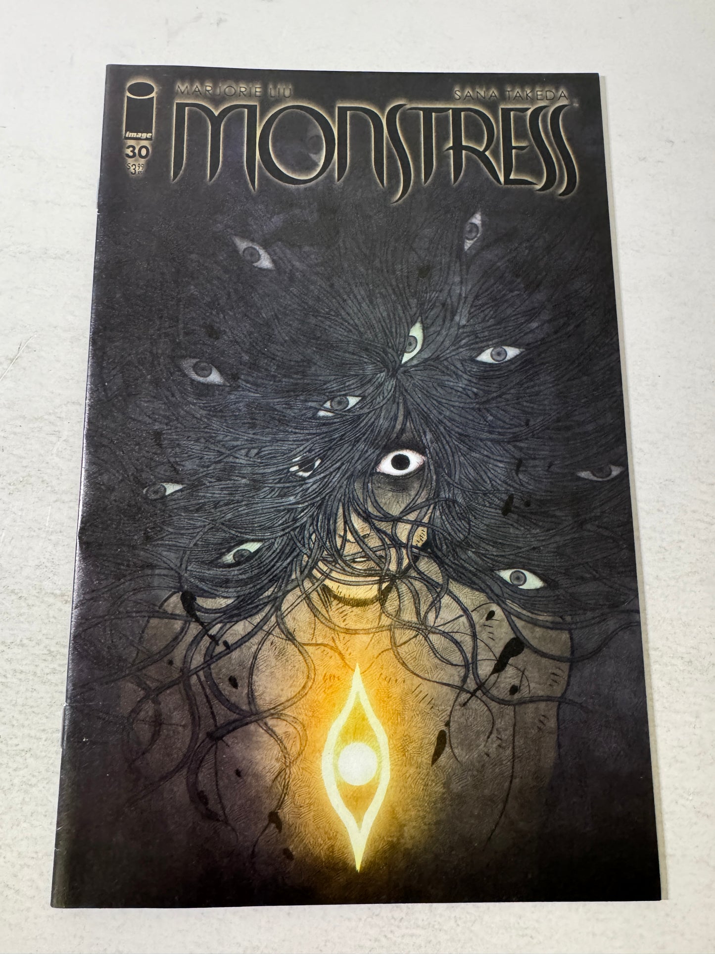 MONSTRESS #30 VF/NM