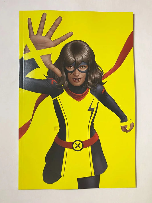 AMAZING SPIDER-MAN #31 Vol 6 NM Jonathan Tyler Christopher Ms Marvel Variant