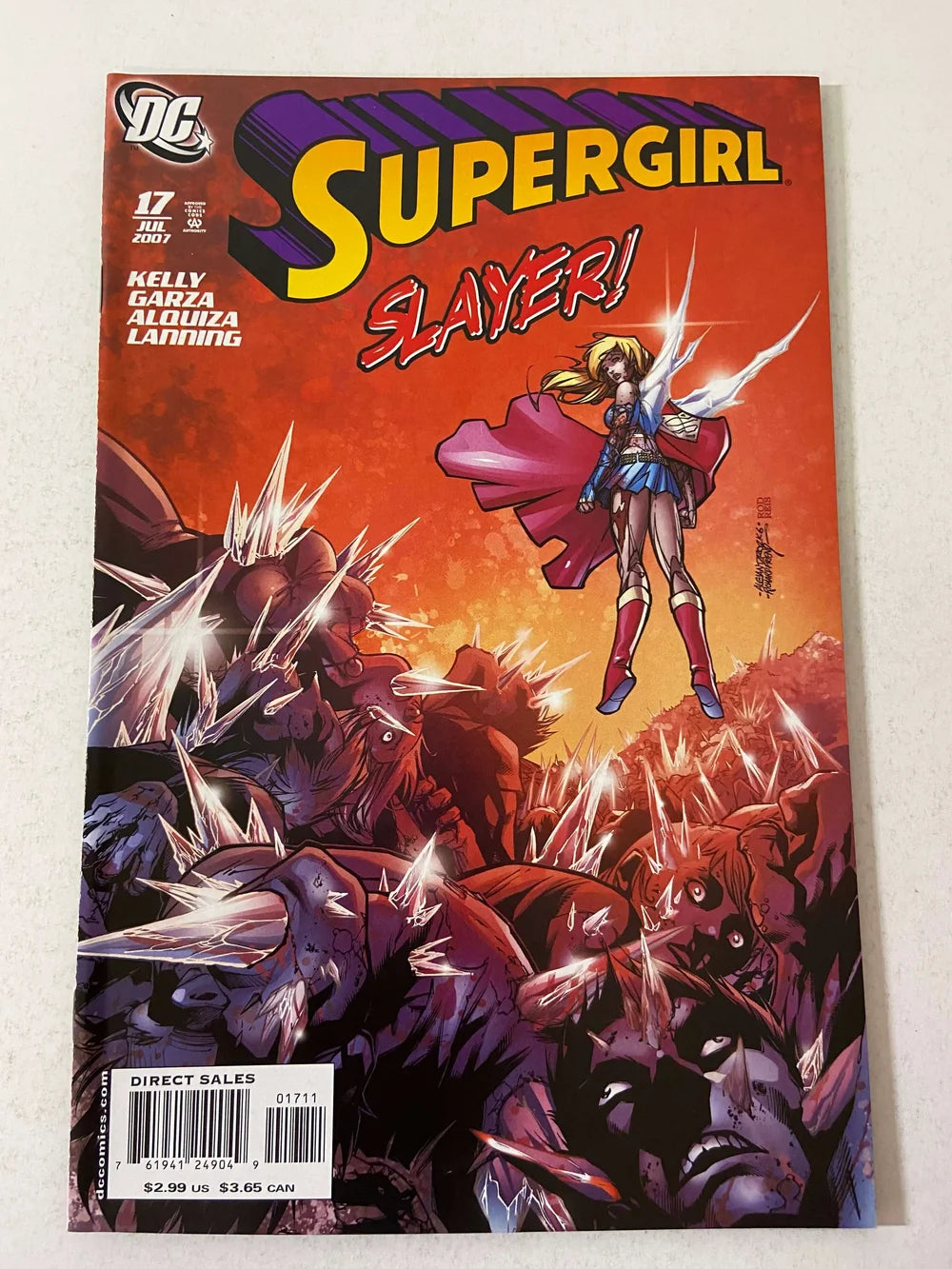SUPERGIRL #17 Vol 5 NM-