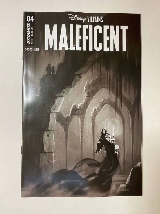 DISNEY VILLAINS : MALEFICENT #4 NM 1:7 B/W Meyers Variant