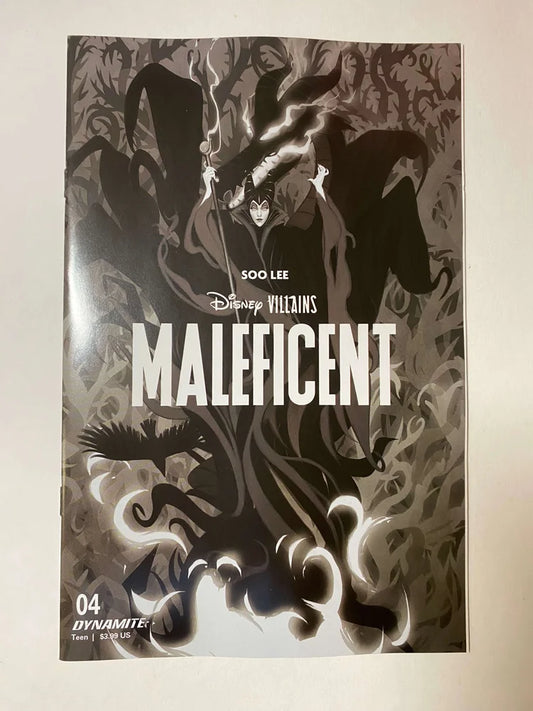 DISNEY VILLAINS : MALEFICENT #4 NM 1:7 B/W Peubla R Variant