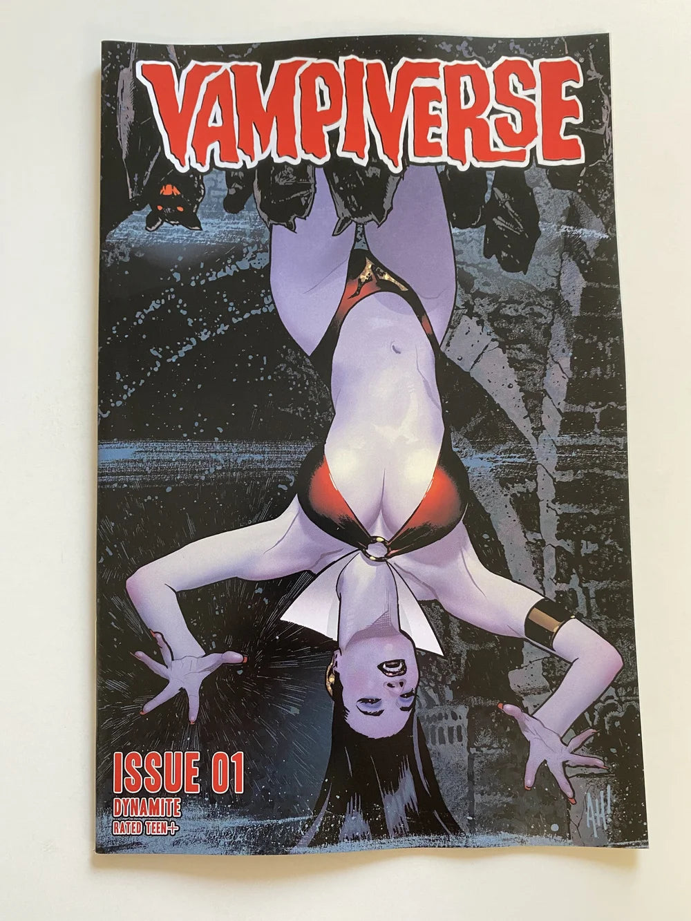 VAMPIVERSE #1 NM Adam Hughes Cover