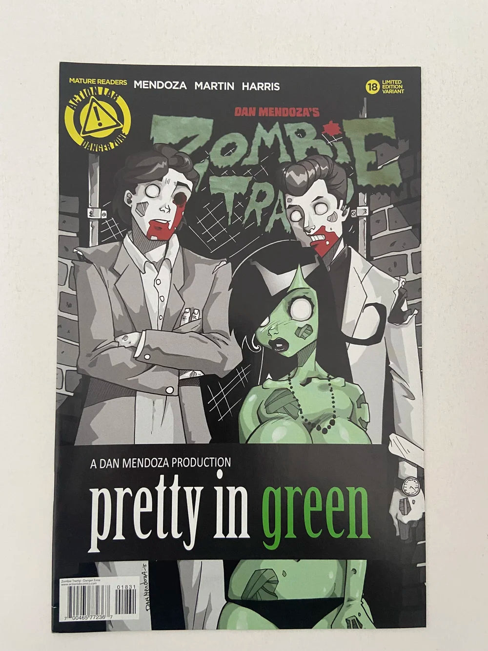 ZOMBIE TRAMP #18 NM Dan Mendoza Variant LTD 2000