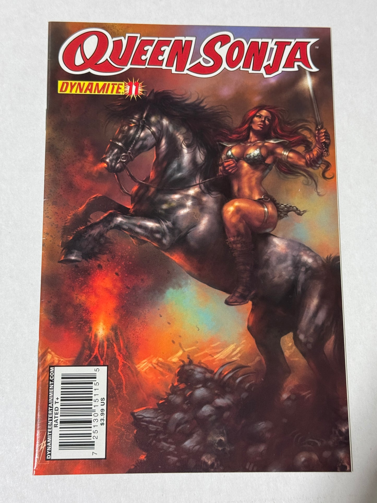 RED SONJA #11 NM- Lucio Parrillo Cover